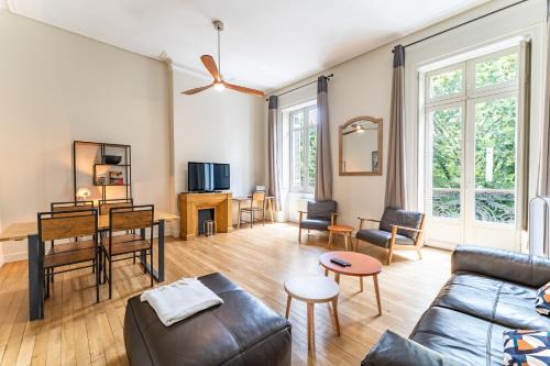 Hotel de Ville - Quinconces Apartment | Magnifique et lumineux T3 de charme aux Quinconces idéal pour 4 personnes