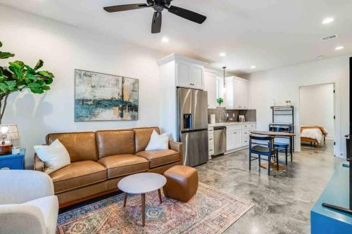 Lafayette House | Magnolia house*King Bed*Instant booking*Click now