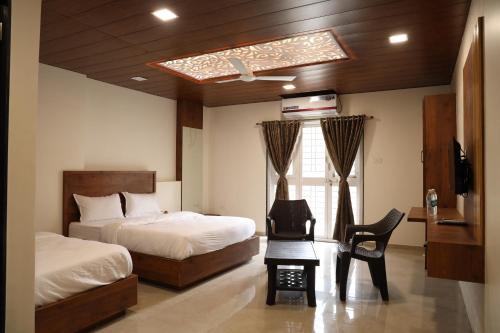Kolhapur Hotel | Mahalaxmi Executive
