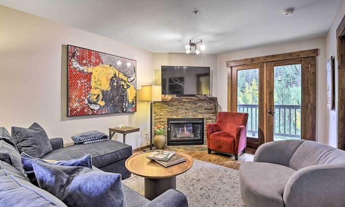 Frisco Condo | Main Street Frisco Condo w/Private Patio!