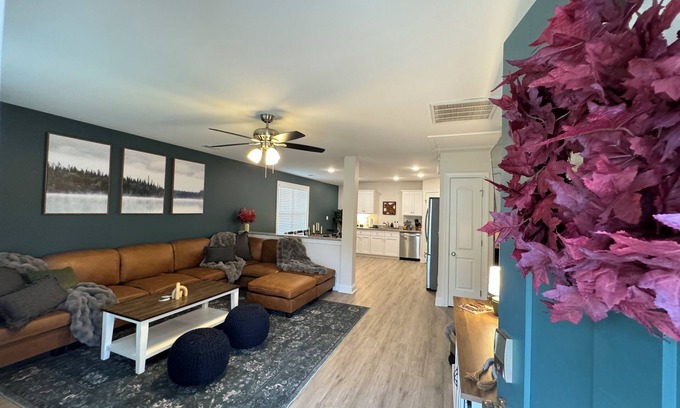 Kannapolis House | Maine State Of Mind ~ Comfy Retreat ~ 0.5 to Ktown