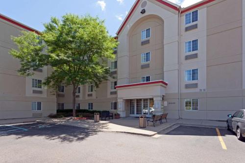 Farmington Hills Hotel | MainStay Suites Detroit Farmington Hills