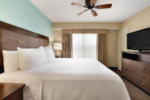 East Beltline Hotel | MainStay Suites