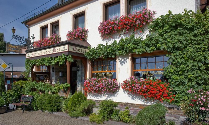 Kleinmaischeid Hotel | Maischeider Hof