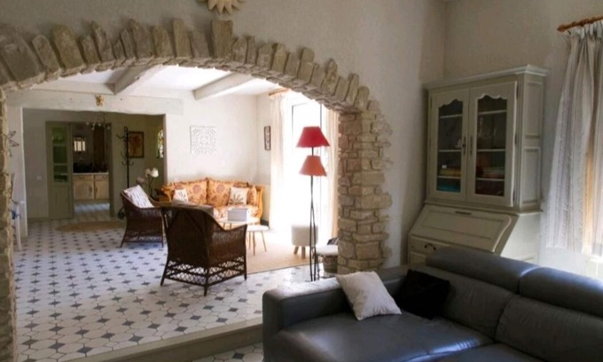 Saint-Didier-au-Mont-d'Or House | Maison Provençale en Plein Coeur de Saint Didier au Mont D'or à L'ouest de Lyon