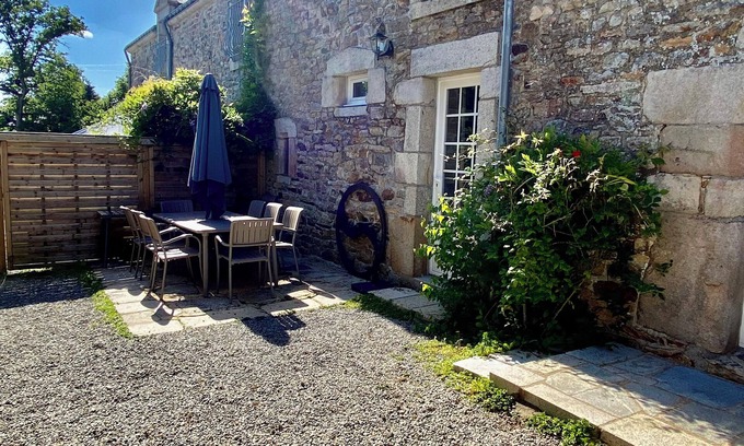 La Chapelle-Neuve Cottage | Maison à la Campagne Avec Piscine - Clématites
