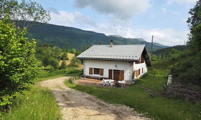 Lans-en-Vercors Villa | Maison 10 Personnes Spacieuse Dans le Vercors Avec vue Montagne. Sans Voisin