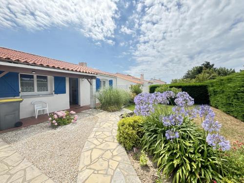 Chateau-d'Olonne House | Maison 3 chambres au calme avec jardin clos, terrasse et parking, à 4km de la plage des Sables d'Olonne - FR-1-197-609