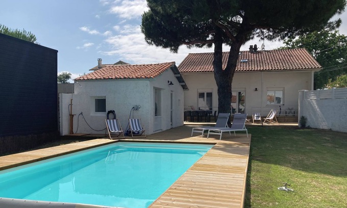 Saint-Georges-de-Didonne House | Maison 7 Chambres Avec Piscine , à 900m de la Plage !