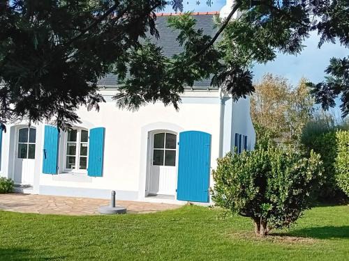 Le Palais House | Maison au calme, proche plage et commerces, 6 pers, jardin, cheminée, 3 chambres, classée 3* - FR-1-418-234