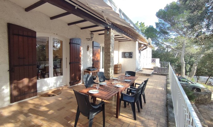 Uchaux House | Maison Avec Piscine Chauffée et Grand Parc Clôturé