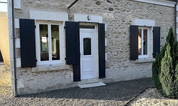 Vendœuvres House | Maison Avec Plan D'eau