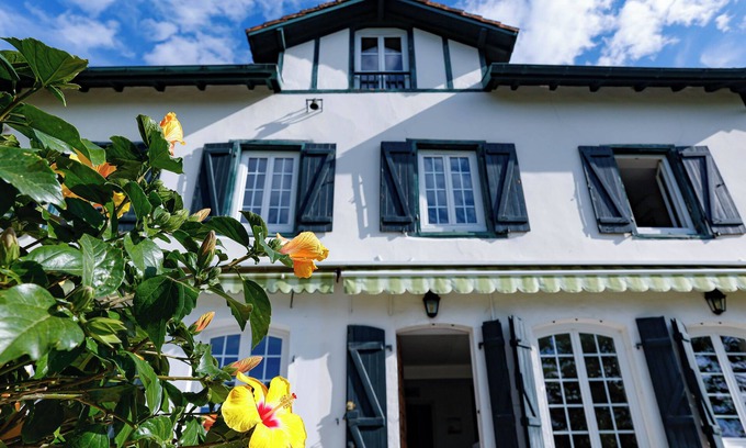 Bayonne House | Maison Basque, Le Jouanché - Facing the Adour River, 5 min from Bayonne