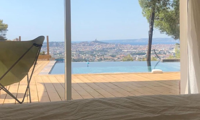 Saint-Loup Villa | Maison bohême avec piscine, Parc Naturel, Vue Mer