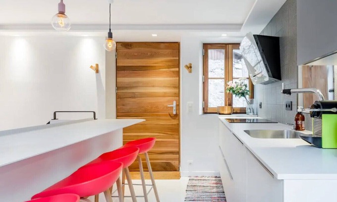 Annecy Old Town Ski Chalet | Maison Castellino
