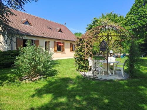 Le Merlerault House | Maison de campagne proche Haras du Pin avec jardin et WIFI - FR-1-497-173