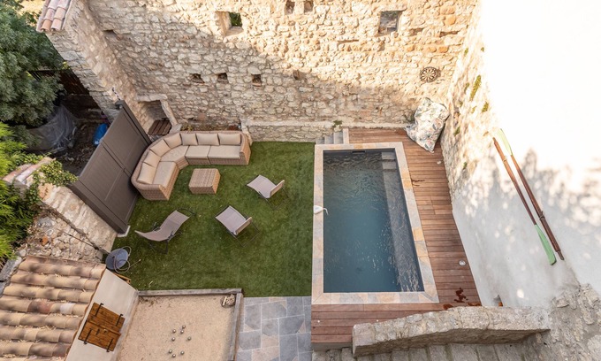 Berrias-et-Casteljau House | Maison de Caractère au Coeur du Village de Berrias. Charme Délicieusement Rétro