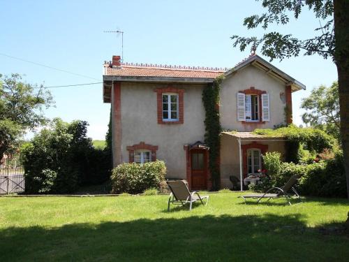 Bournoncle-Saint-Pierre House | Maison de charme avec grand parc pour des vacances en famille au cœur de l'Auvergne - FR-1-582-278
