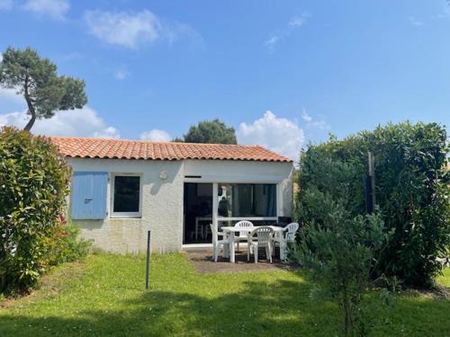Dolus-d'Oleron House | Maison DOLUS 4pers dans Résidence Privée avec Piscine et SPA