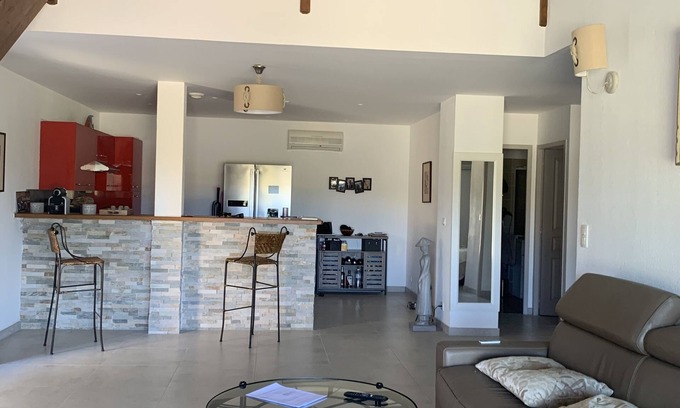 Lozari House | Maison Duplex 105 m2, Climatisée, Confort, Jardin, 400m de la Plage, vue mer