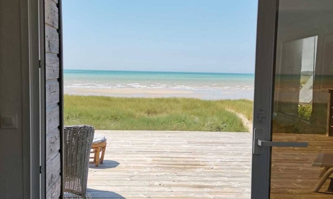 Anneville-sur-Mer House | Maison Front de Mer, Accès Direct à la Plage, vue Panoramique