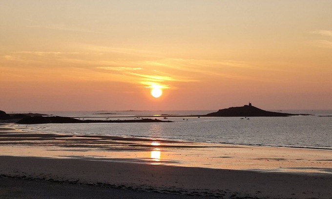 Pleherel-Plage-Vieux-Bourg House | Maison Idéale, à 2 pas de la Plage, Pour un Break en Solo, duo ou en Famille