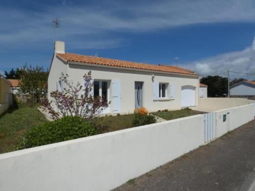 Notre-Dame-de-Monts House | Maison lumineuse avec jardin près de la plage - 2 chambres, animaux acceptés, WIFI, parking - FR-1-540-286