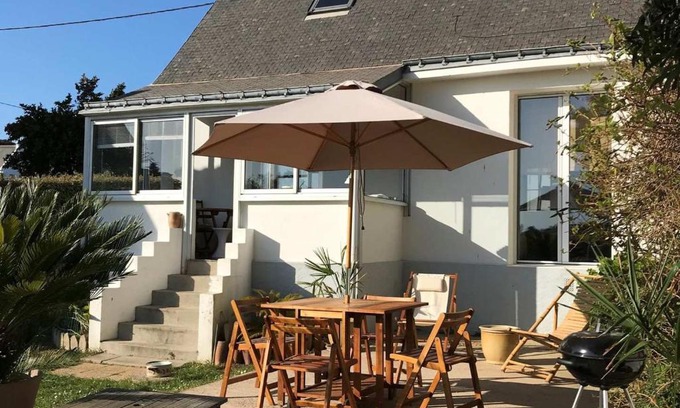 Le Palais House | Maison lumineuse avec jardin à 15 min de la plage et du centre du Palais - FR-1-418-183