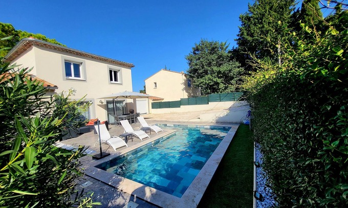 Monteux House | Maison Moderne Climatisée 8 Personnes Avec Piscine