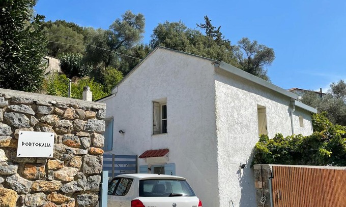 Mixorrouma House | Maison PORTOKALIA
