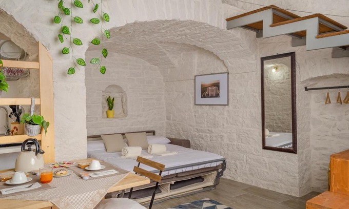 Terlizzi Apartment | "Maison Pulli B&B" - Cozy Stay near Bari & Sea