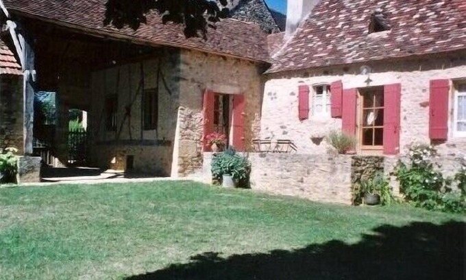 Saint-Avit-de-Vialard House | Maison Saint Avit de Vialard Dordogne-Périgord Aquitaine sleeps 4 to 6