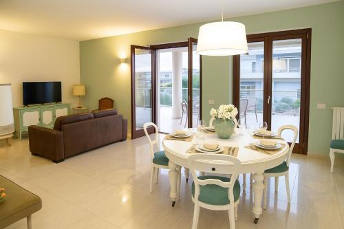Trani Apartment | Maison & Suite - Attico Verde, Member of Relaxury