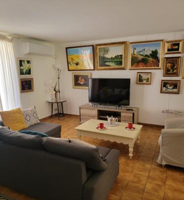 Lambesc House | Maison T4, campagne Provençale calme, tout confort