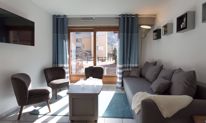 La Salle-les-Alpes House | Maisonette triplex 3 bedrooms terrace, 8 pers. foot of track + Lake Pontillas