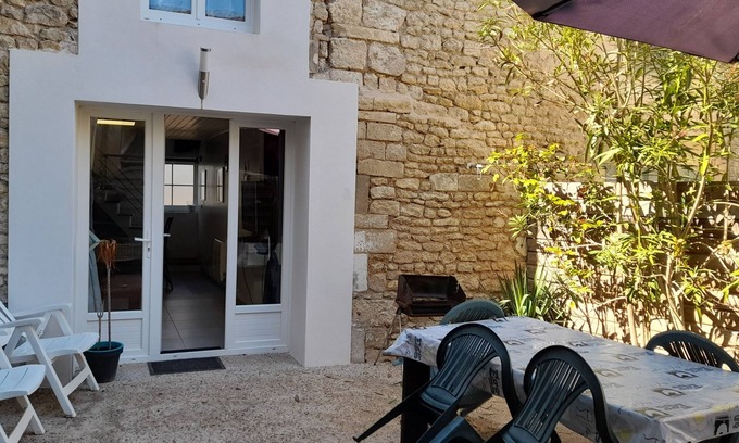 Saujon House | Maisonnette 2/4p private courtyard, QUIET. 200m from the spa. 10 min from ROYAN beaches!