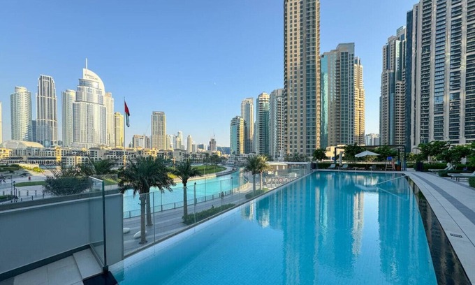 Downtown Dubai Apartment | Majestic 2 BDR with Burj Khalifa and Fountain View
