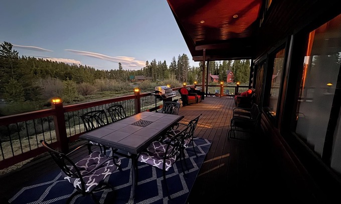 Grand Lake Cabin | Majestic River Cabin w/parking on 1.11 acres