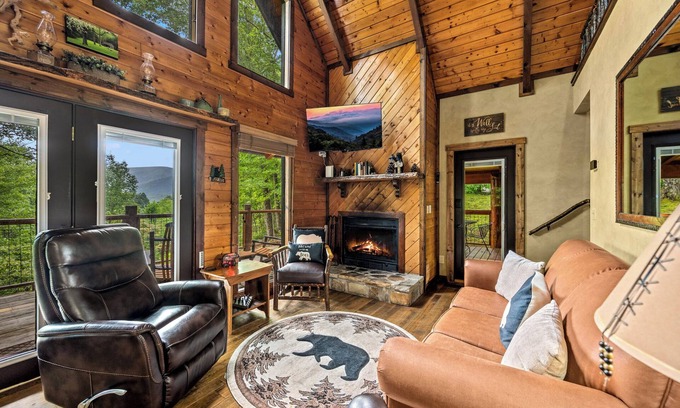 Gatlinburg - Pigeon Forge Cabin | Majestic Views,Hot Tub,Outdoor Ent,Pet Friendly,Generac