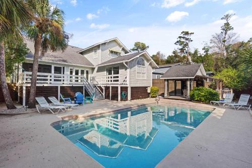 Saint Simons Island House | Make a Splash - 510 Delegal St