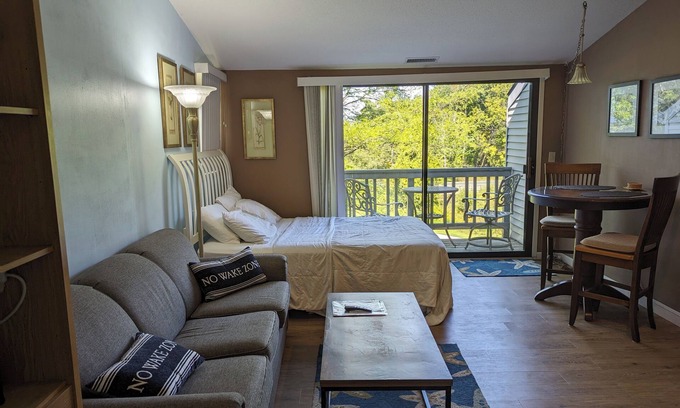 Acme Condo | Make memories on Grand Traverse East Bay.