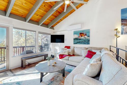Zephyr Cove Apartment | Making Waves, Unit B