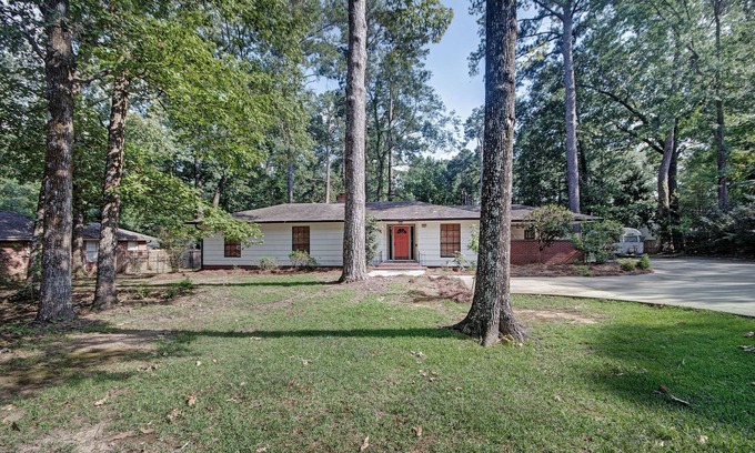 Tougaloo House | Mallard Manor: 3bd/2ba Home near WholeFoods