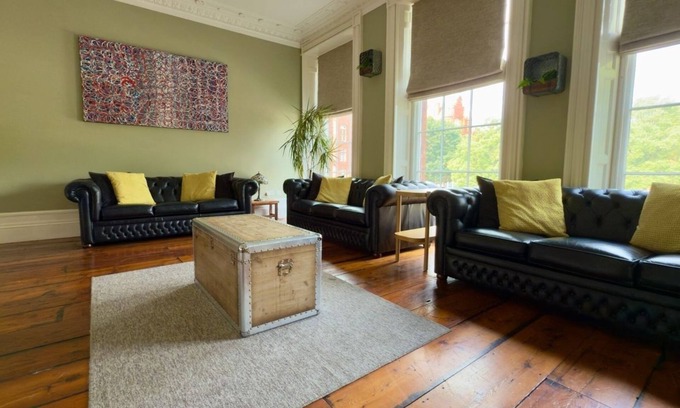 Salford House | Manchesters Ultimate House - Hot tub - Sleeps 23!