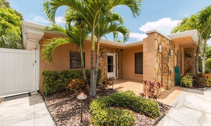 Bay Esplanade Apartment | Mango Bay on Mandalay — Monthly Beach Rental