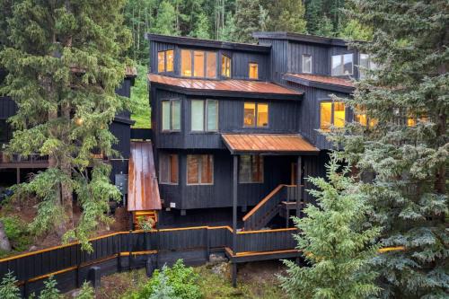 Telluride House | Manitou River House 113 by AvantStay A Location