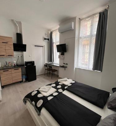 Belso-Ferencvaros Apartment | MaNo Studios Budapest I