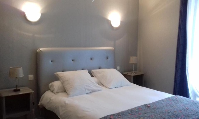 Blois Bed & Breakfast | Manoir Du Vieux Cedre