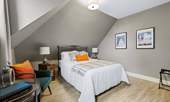 Moncton House | Manoir Highfield … the ideal choice for large group.