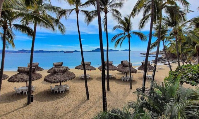 La Punta House | Manzanillo Private Community with staff 4 bedrooms ocean view